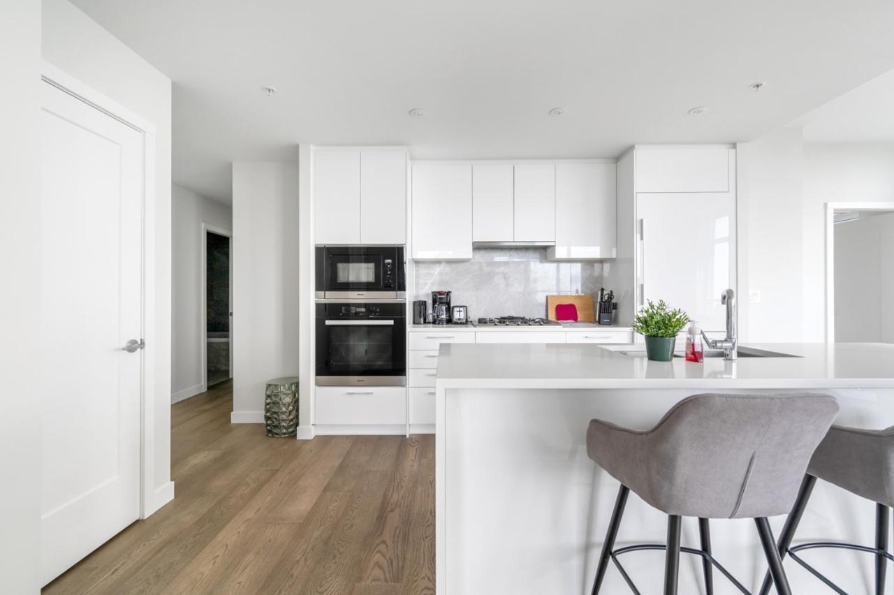 Urban Oasis: Stylish Apartment Retreat At Ubc Vancouver Exterior foto